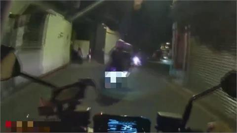 毒駕拒檢逃逸！　警追捕「騎士自摔」秒遭壓制