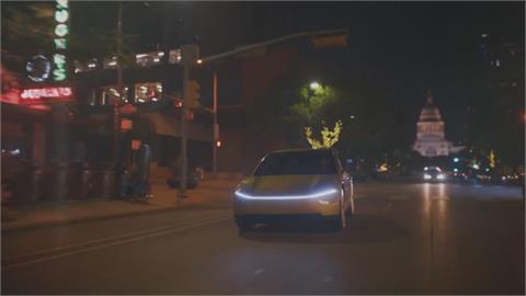 特斯拉無人計程車Cybercab亮相　Uber同天倫敦推自駕計程車