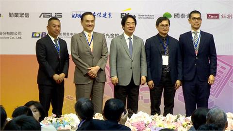 賴總統赴玉山科技協會晚會　喊「經濟進步靠民主與教育」