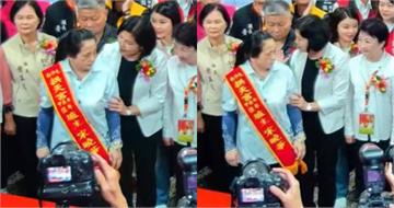 張麗善移錯人搶C位？白沙屯媽祖爐主身分曝　她擲7聖筊中選