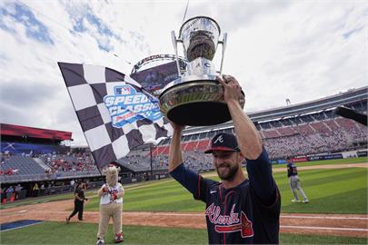 MLB(影)／第一位在賽車場打兩轟的球員是他！九萬多名觀眾進場創大聯盟紀錄