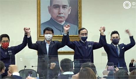快新聞／不是陳以信！國民黨提名謝龍介選台南　兩人牽手喊凍蒜
