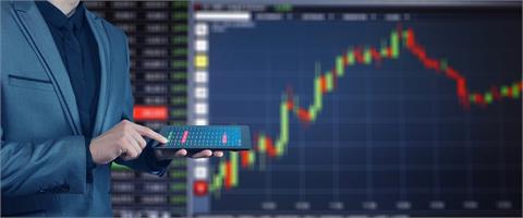 倫敦FTSE 100指數連14紅　德法股市休市