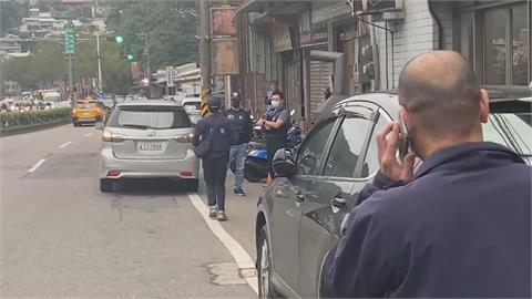 疑行車糾紛！大街上演飛車追逐 4人持刀恐嚇