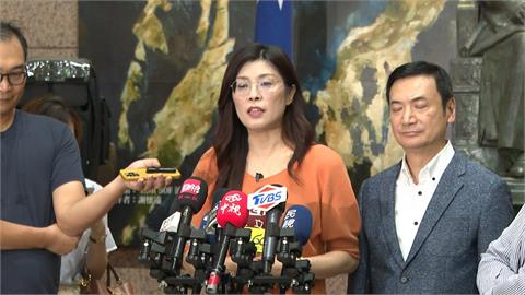 被昔日夥伴爆「邀大家吃狗肉」　鄭麗文支支吾吾：有點胡言亂語