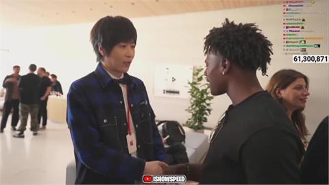 五月天阿信出席蘋果發表會　遇甲亢哥被介紹來自中國