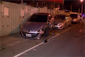 高雄凌晨5車連環撞 警追肇逃車主