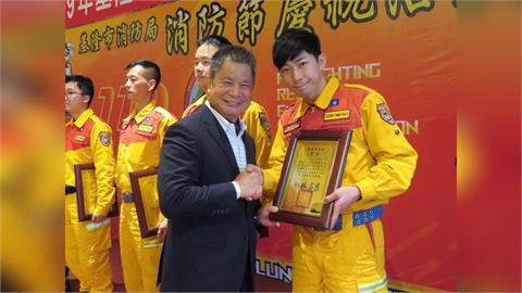 快新聞/詹能傑曾獲同仁讚「滿門豪傑」!胞弟也是消防英雄 接噩耗急返家