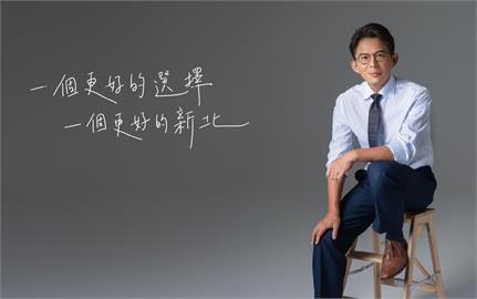 黃國昌才宣布參選「最新形象照」曝光了！網揪1細節全驚呆：在學阿北？