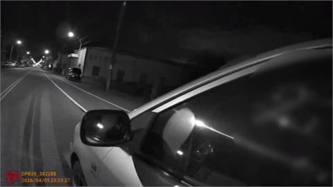 酒駕男車停路中呼呼大睡　警敲窗叫醒　酒測值高達0.72
