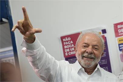 魯拉險勝當選巴西總統！ 波索納洛爭取連任失利