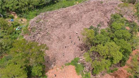 快新聞／苗栗驚傳「山坡偷堆廢棄物」弊案！　地主、清運業者12人全法辦