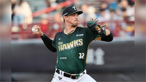 中職(影)／曾砸江坤宇致板凳清空！台鋼前洋投萬金石宣布轉職！網：火爆脾氣要先改