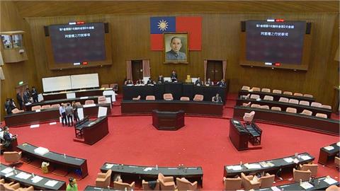 快新聞／修憲委員會藍委退席　林俊憲轟：「國民黨遲到」到底誰鴨霸？