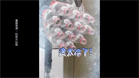 「電風扇黏寶特瓶」有冷氣效果？　物理老師破解迷思