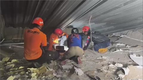 印尼學校不堪施工重量倒塌　釀1死百傷、38人遭活埋