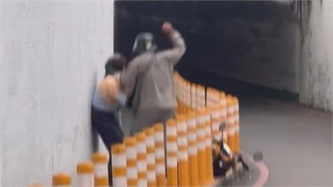 騎車逆向撞人爆口角　騎士毆打7旬翁.勸架大學生