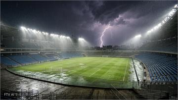 世界盃法伊大戰因雷雨暫停　嚴格「避雷條款」延宕兩小時