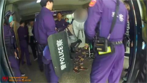 婦人法院安檢未過包裡「竟放菜刀」　與警爆爭執！遭帶回以社維法裁處