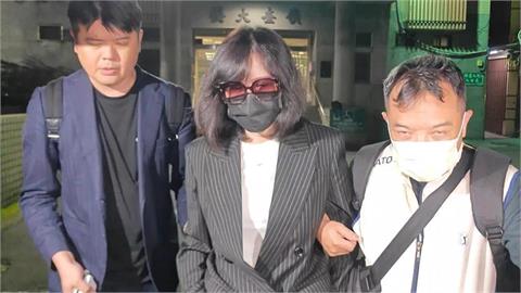 愛爾麗女總經理劉貞華500萬交保！雙手插袋「超跩狀態全錄」嘴硬：沒受害者