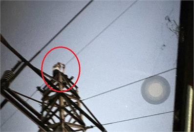 幫友人拍網美照爬高壓電塔...下秒觸電慘死！生前最後身影「留在她手機裡」