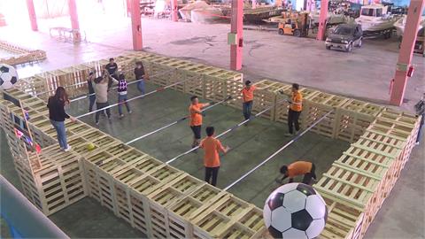 台南造船公司推 全台唯一真人足球檯 