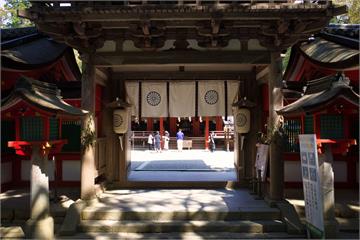 日本神社前台女「羞恥任務」露臀抽獎　網轟：台灣臉丟光 