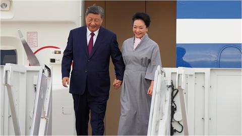 美媒爆「習近平3不尋常」彭麗媛身分變了？矢板明夫：或已成習「拐杖」