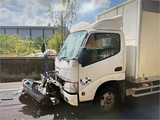 桃園楊梅妙齡女騎士逆向猛撞小貨車 傷勢曝光