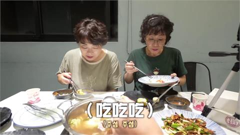 南韓媽初嚐台南溫體牛肉鍋　「越吃越開胃」大讚：沒來一定會後悔