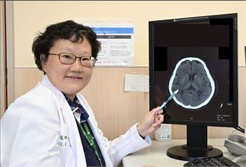樂天老翁突疑神疑鬼「媳婦飯裡下毒」   一檢查大腦顯著萎縮