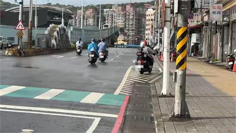 基隆待轉區小兩旁全劃槽化線　機車待轉不慎壓到成罰單陷阱
