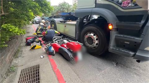 基隆機車擦撞聯結車！　騎士慘卡輪下　消防獲報急搶救