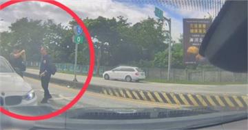 花蓮壽豐街頭驚魂!男子遭5人圍毆強行擄上車 警追捕查獲毒品棍棒