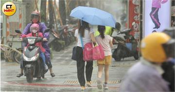 國家警報響！13縣市雨彈開炸　29地區大雷雨警戒