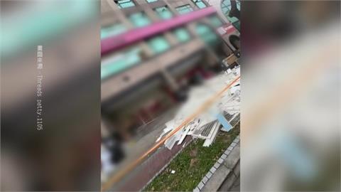 賣場改裝貨品架從天而降　逼民眾走道還差點遭砸