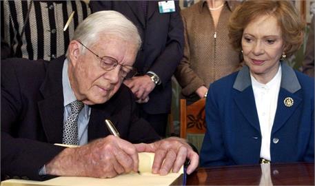 美國前總統卡特夫人羅莎琳辭世　享耆壽96歲