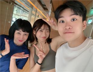 吳淡如去愛莉莎莎家學瑜伽　曝九妹「太瘦」被美肌了