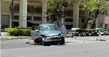 成大旁車輛暴衝奪1命！76歲駕駛事後爆哭「剎車誤踩成油門」　警初步調查出爐