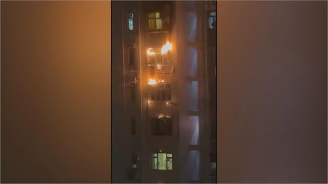 又傳惡夜火警!香港荃灣北京樓起火 上百住戶緊急疏散