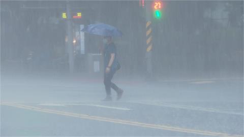 快新聞／雨彈升級！4縣市豪大雨特報　熱帶低壓逐漸逼近中