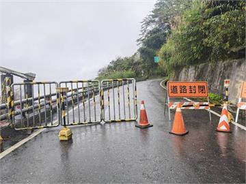 南橫向陽至利稻預警性封路　邊坡持續落石及濃霧