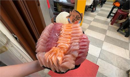 連假Day2！小琉球萬人登島　遊客湧墾丁後壁湖大啖生魚片