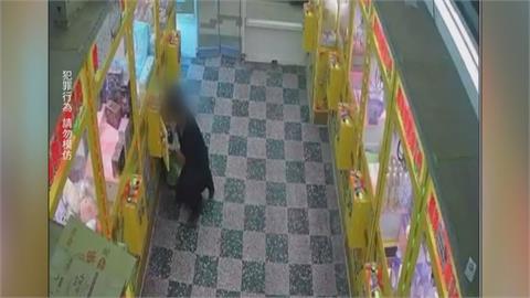 娃娃機錢箱遭撬偷6千　維修費3萬、店家怒PO網抓賊