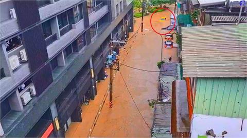 圖輯／暴雨灌爆全台！高雄、屏東黃濁泥水狂湧　內湖小黃險遭滅頂