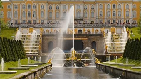 慶祝300週年！ 俄版凡爾賽宮「彼得宮」噴水秀