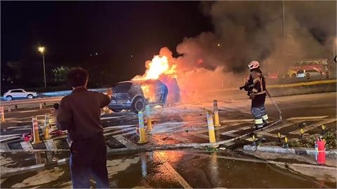 電動車「5人座塞8人」自撞釀4死！姊喊「想了解警消第一時間作為」挨轟回應了