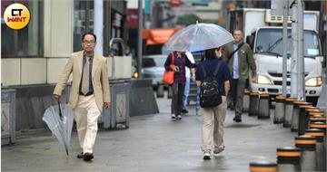大雨狂炸「18縣市」　專家曝白天雨最大！這些地區注意