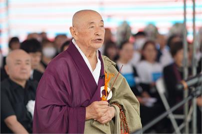 快新聞／十萬人葬身海底！屏東「潮音寺」弔念二戰死難者　日官員首度致詞意義重大