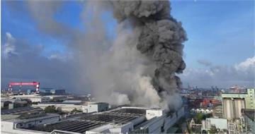 高雄小港三元能源廠14日發生大火　疑鋰電池受損引發「熱失控」釀禍